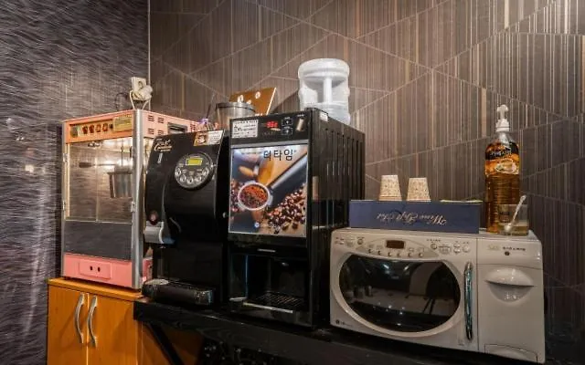 Number 25 Hongdae Shinchon Hotel *